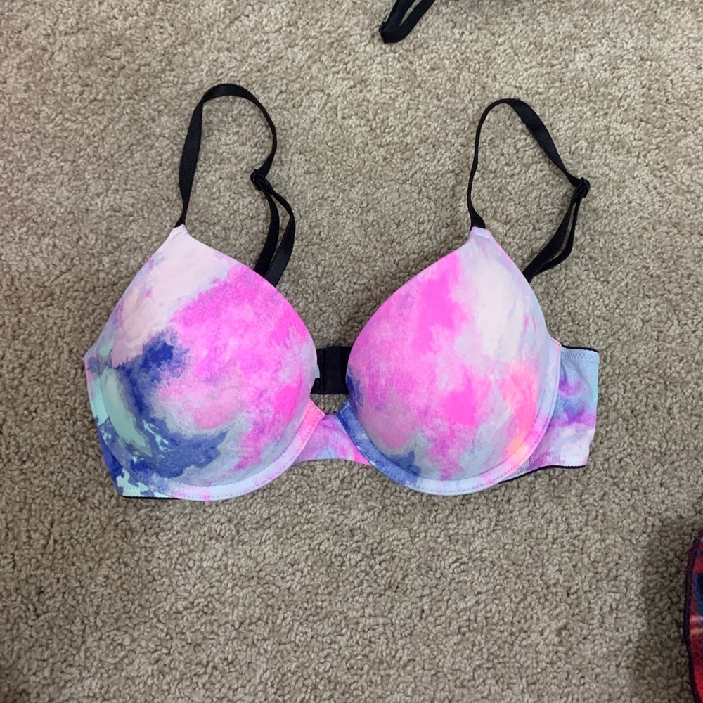 Limited Ed Victoria’s Secret Pink Push Up Bra -32C